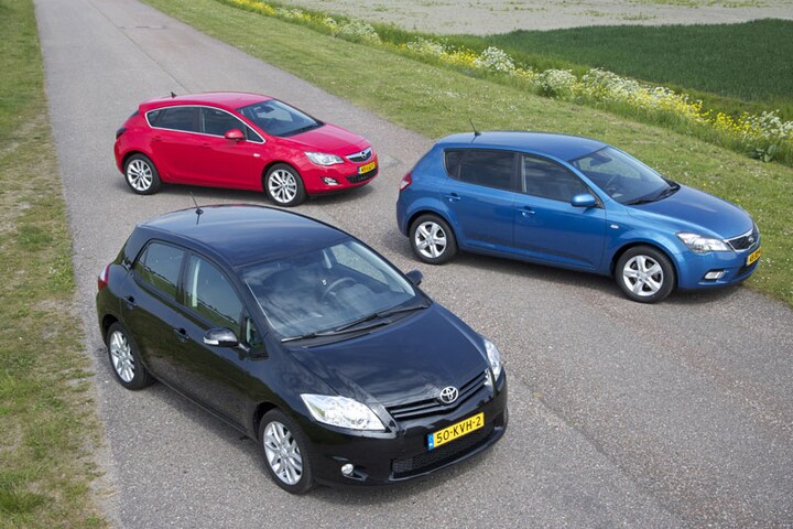 Kia Cee'd 1.6/ Opel Astra 1.4 Turbo/ Toyota Auris 