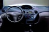Toyota Yaris 1.3 16v VVT-i Linea Luna (2000)