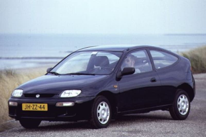 Mazda 323 1.3i LX (1995)