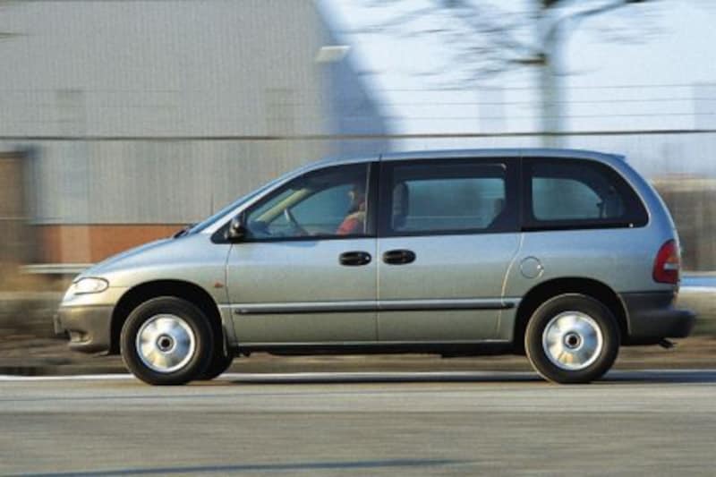Chrysler Voyager 2.5 TD SE (1998)