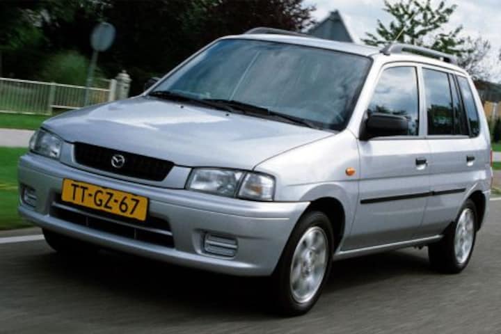 Mazda Demio 1.3 GLX (1999)