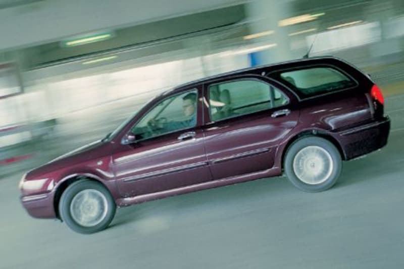 Lancia Lybra SW 2.4 JTD LX (2002)