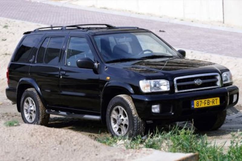 Nissan Pathfinder 3.3 V6 SE (2000)