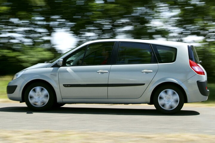 Renault Grand Scénic 1.6 16V Dynamique Comfort (2006)