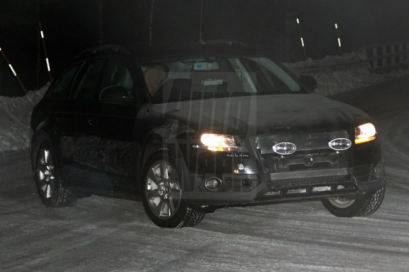 Audi A4 Allroad betrapt in het donker