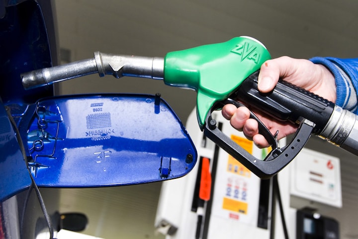 Benzineprijs lokaal boven de 2 euro per liter