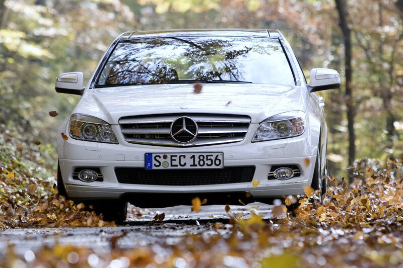 Mercedes-Benz C-klasse coupé bevestigd 