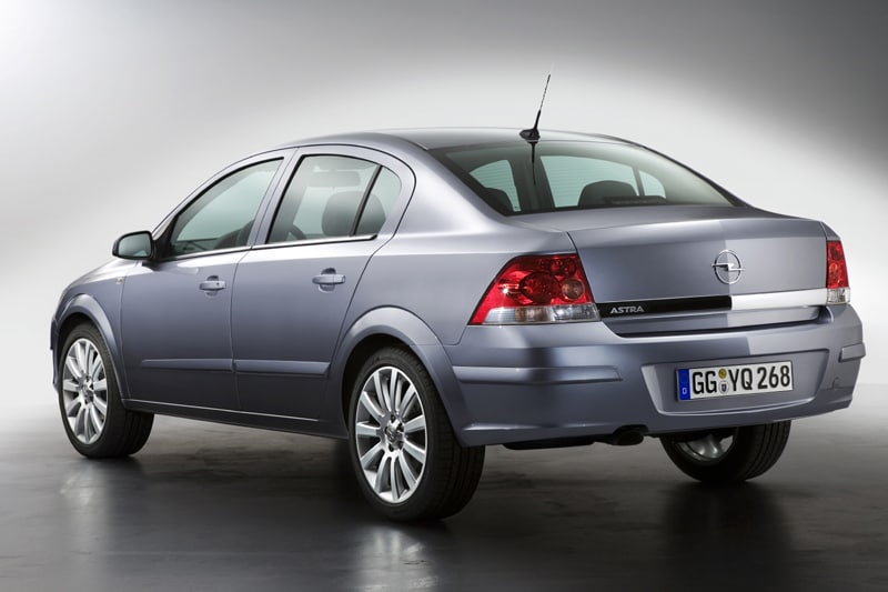 Opel Astra sedan: stiefkind
