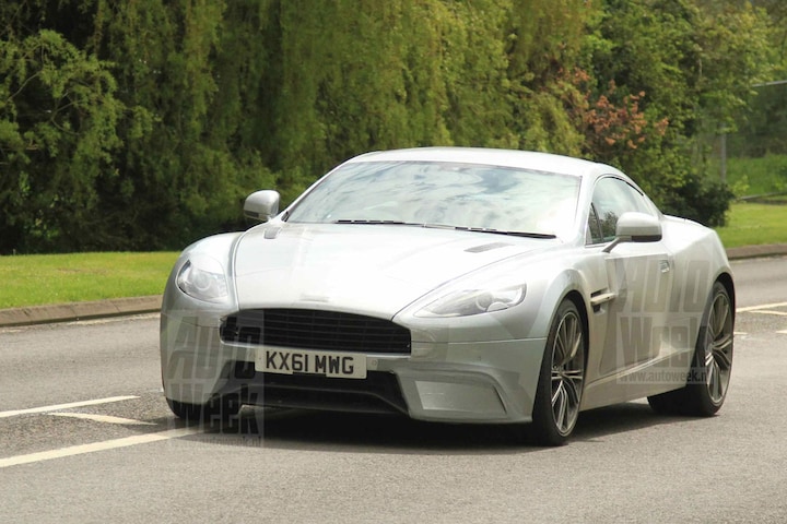 Aston Martin DBS rolt met spierballen in Midlands