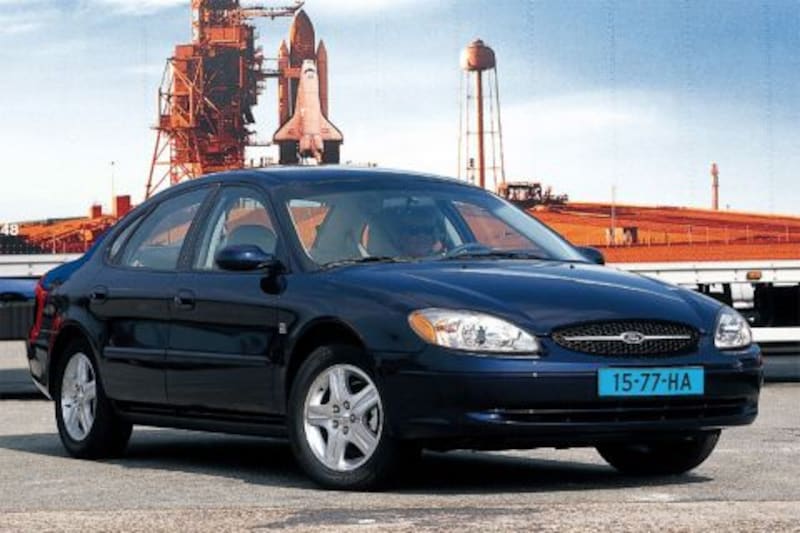 Ford Taurus SE (2000)