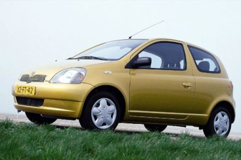 Toyota Yaris 1.0 16V VVT-i Linea Sol (1999)