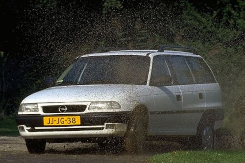Opel Astra Stationwagon 1.7 TD Club (1995)