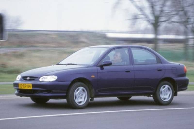Kia Sephia 1.5 LS (1999)