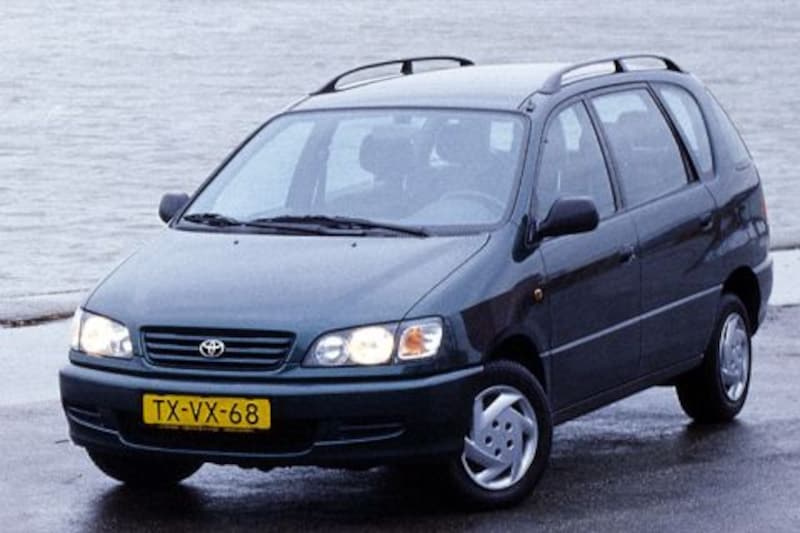 Toyota Picnic 2.0 GXi (1999)