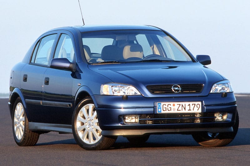 Opel Astra 2.0 Di-16V Club (1999)