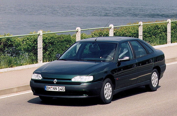 Renault Safrane 2.2i (1995)