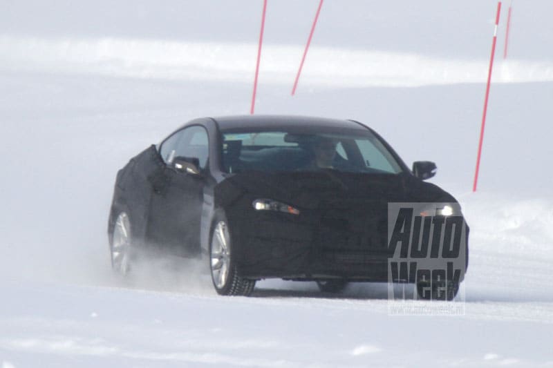 Hyundai Genesis facelift speelt in de sneeuw