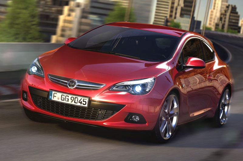 Opel Astra GTC staat te springen 
