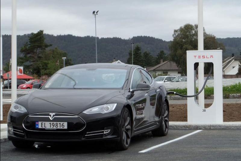 Tesla's Supercharger nu ook in Europa