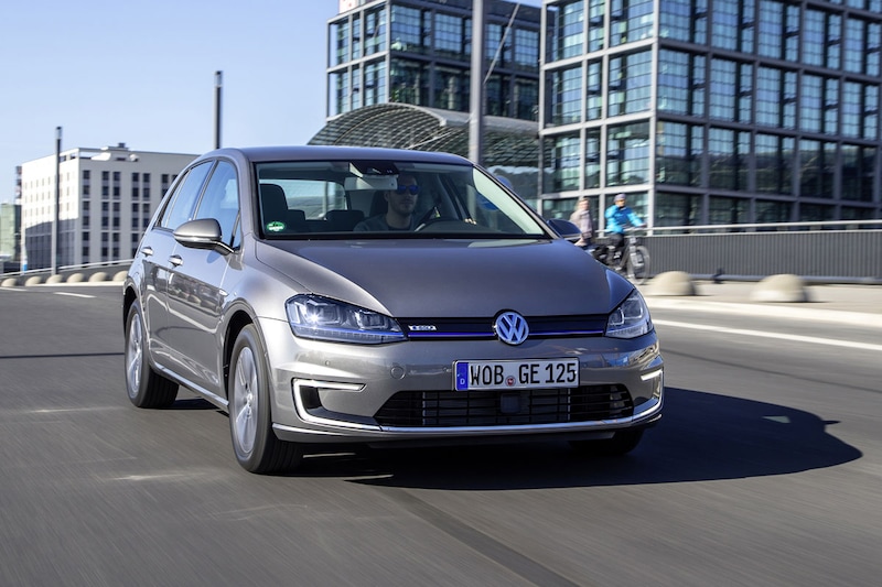 Volkswagen houdt E-Golf tegen het licht