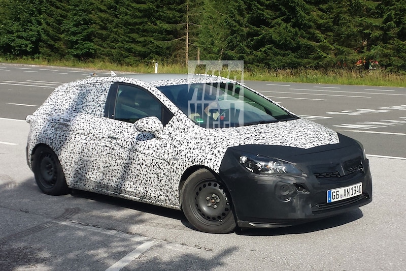 Opel Astra spyshot (foto Ralph Vromen)