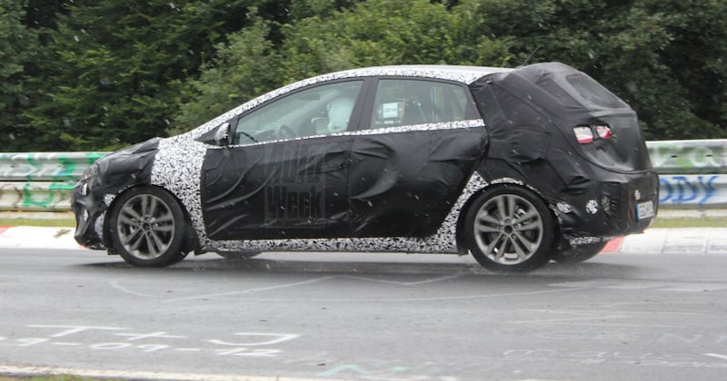 AutoWeek-lezer spot: Opel Astra en Audi RS3
