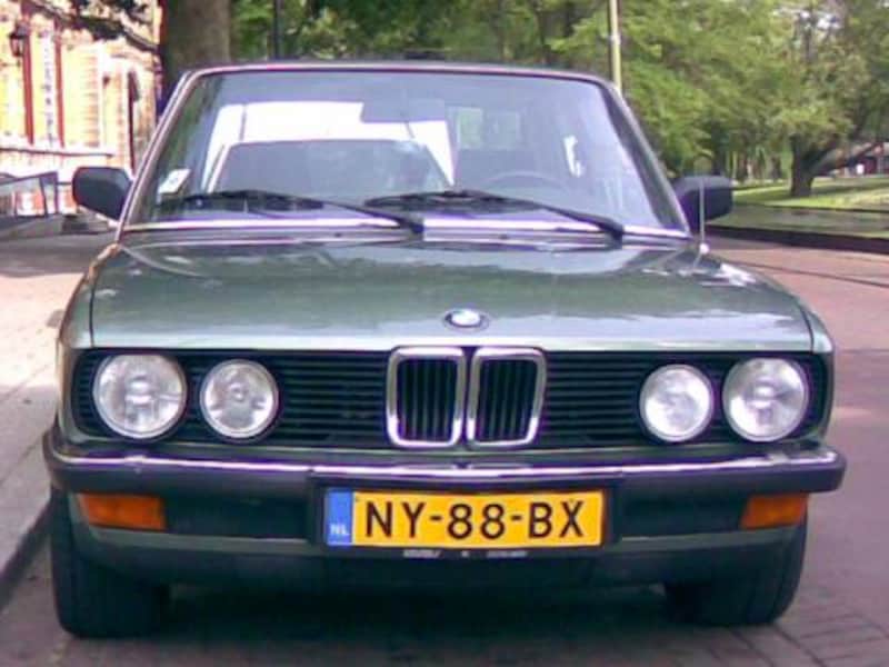 BMW 520i (1986)