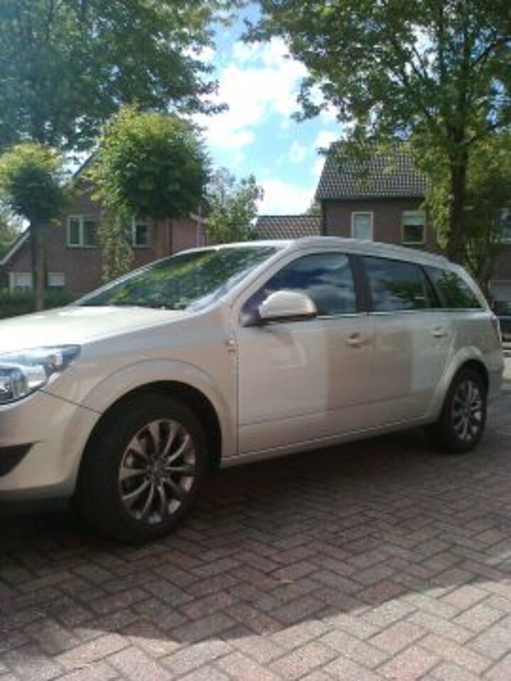 Opel Astra Stationwagon 1.6 111 Edition (2010)