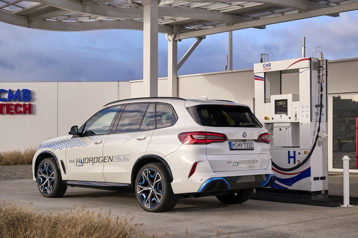 BMW iX5 Hydrogen waterstof tankstation Antwerpen