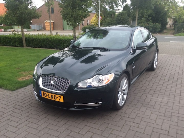 Jaguar XF 3.0 V6 Premium Luxury (2010)