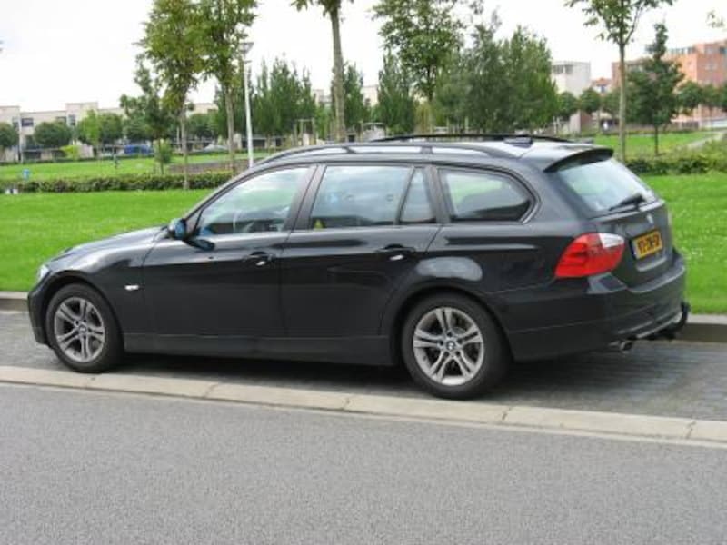 BMW 318d Touring (2008) #4