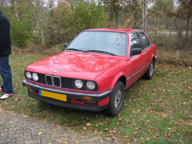 BMW 320i (1987) #2