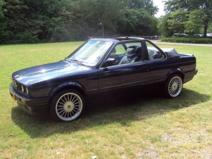 BMW 320i Cabrio (1990)