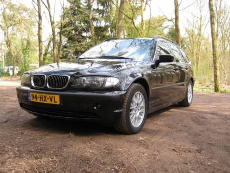 BMW 325i touring Executive (2002)