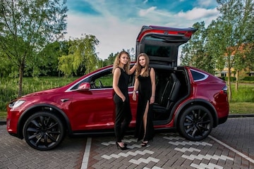 Tesla Model X 90D (2017)