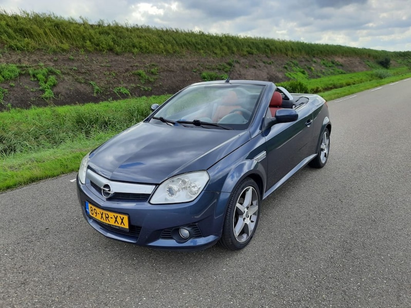 Opel Tigra TwinTop 1.4 Sport (2007)