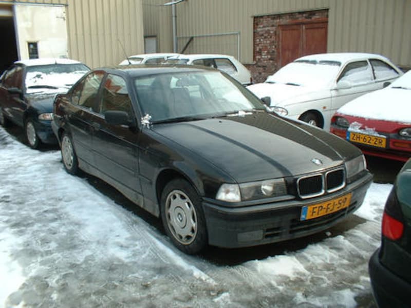 BMW 318i (1992) #2