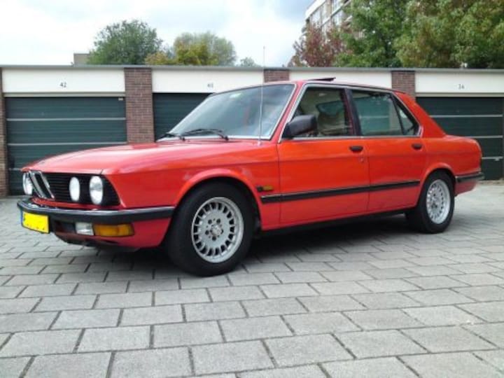 BMW  5-serie (E28)  (1982)