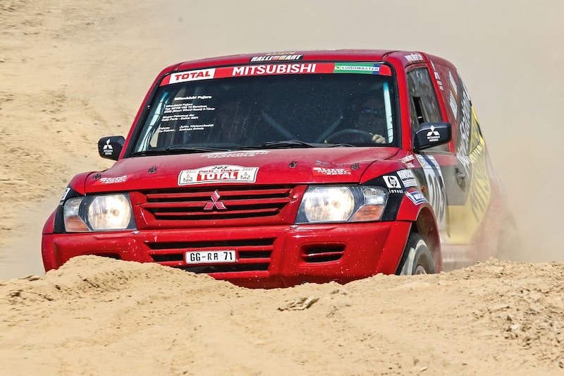 Mitsubishi Pajero Dakar 2001