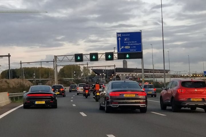 Amsterdam snelweg A10 Zuidas 