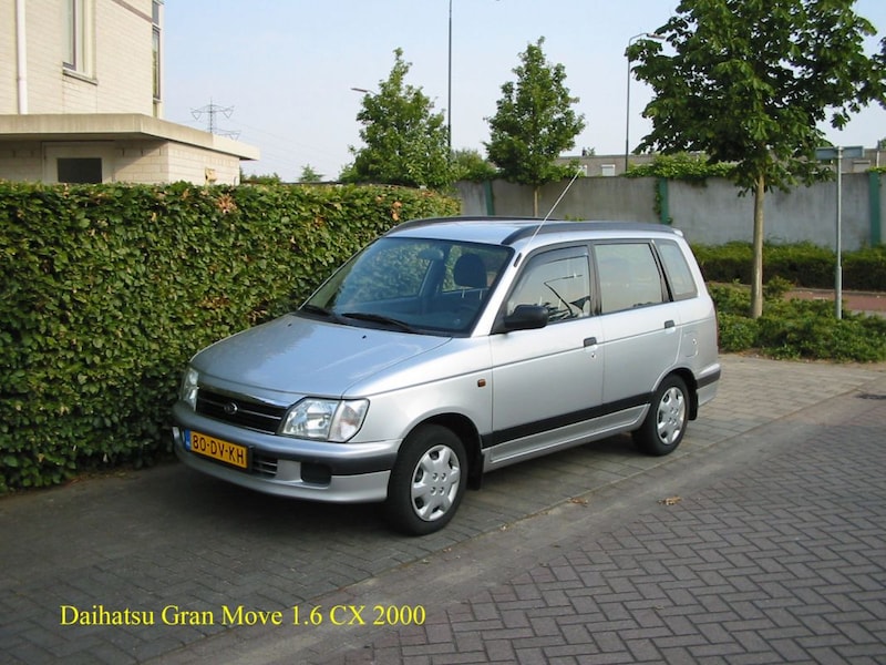 Daihatsu Gran Move 1.6i CX (2000)