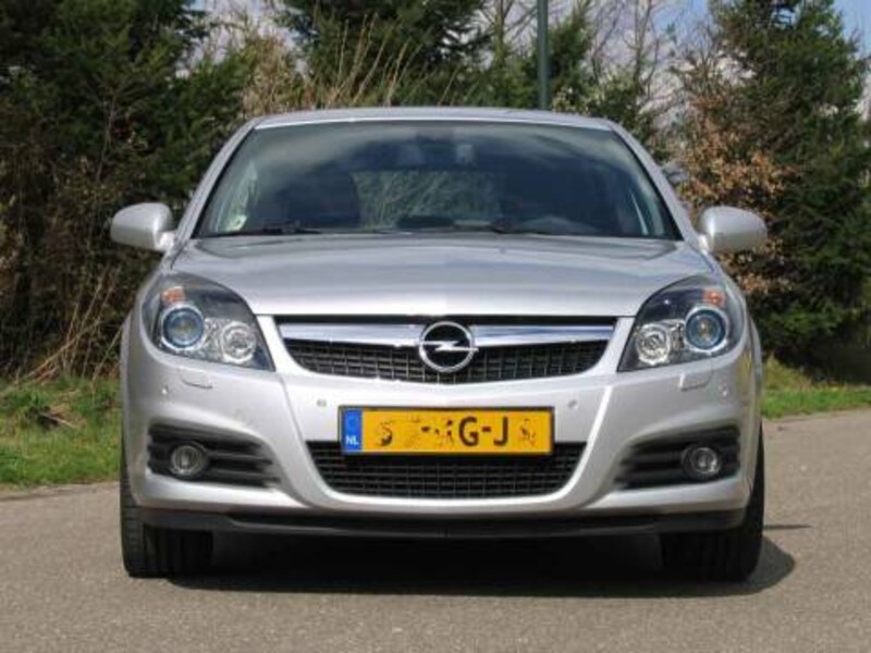 Opel Vectra GTS 1.9 CDTi 120pk Temptation Excellence (2007)