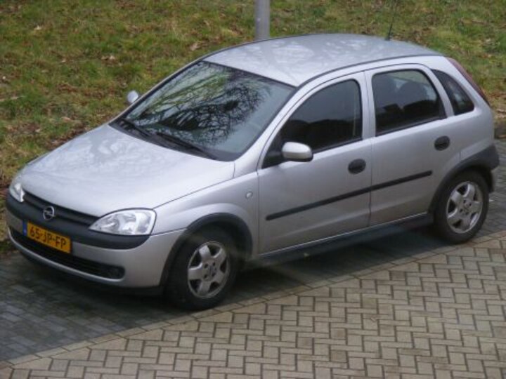 Opel Corsa 1.2-16V Elegance (2002)