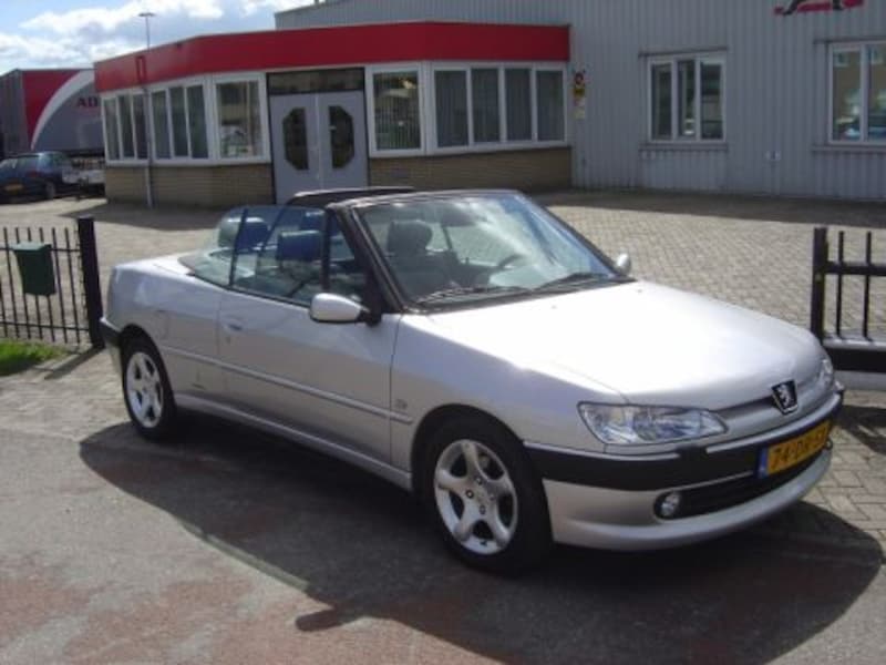 Peugeot 306 Cabriolet 2.0 16V (1999)