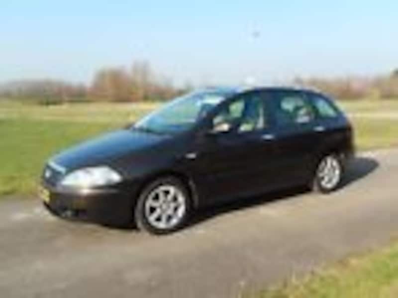Fiat Croma 2.2 16v Business Connect (2005)