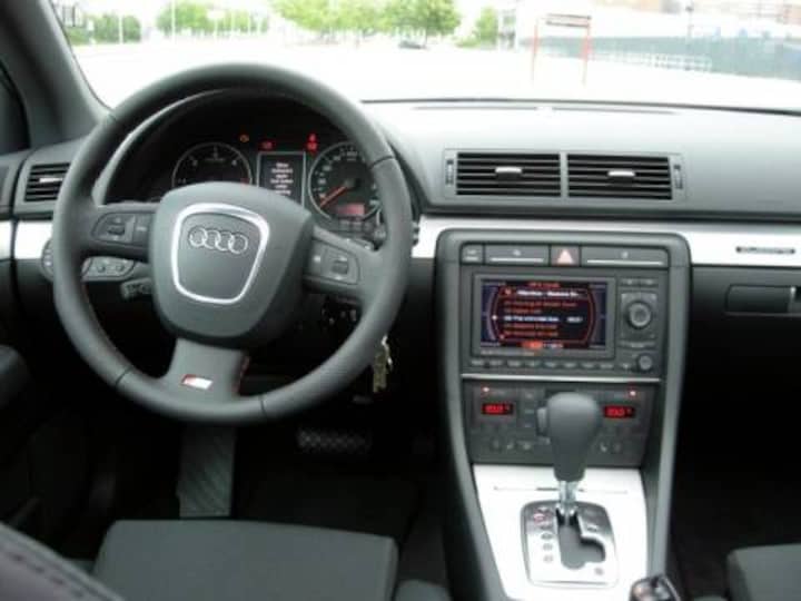 Audi A4 Avant 3.0 TDI quattro Advance (2007)