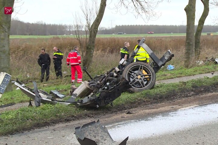 Ferrari F430 crasht in Zeewolde