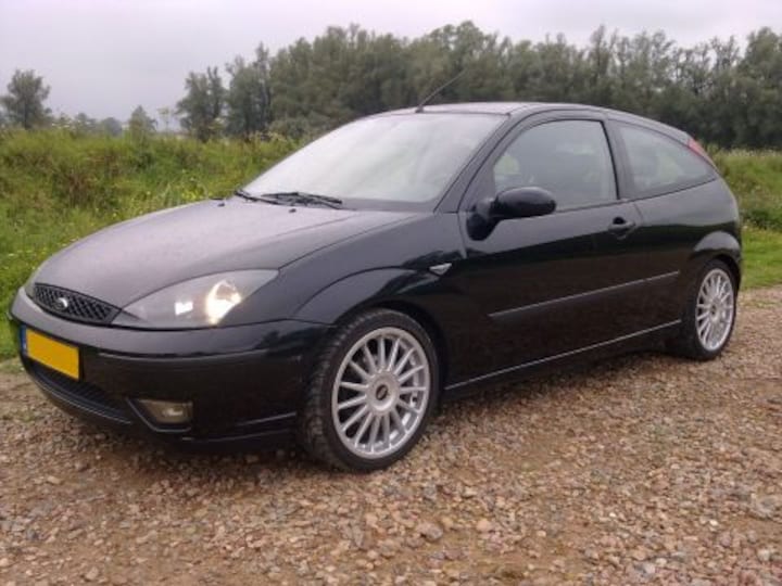 Ford Focus 1.8 16V Cool Edition (2002)