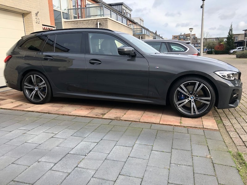 BMW 330i Touring (2019) #2