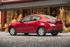 Stickeren maar: Mazda 2 Sedan als Toyota Yaris